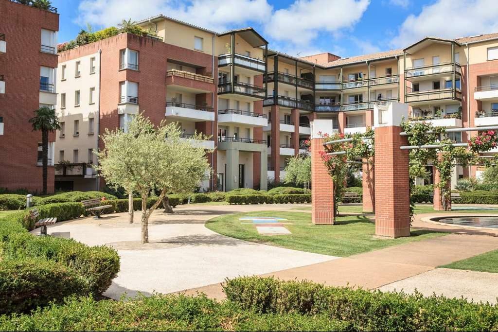 L Oasis Studio Proche Hopital Et Aeroport Piscine Parking &Netflix Тулуза Экстерьер фото